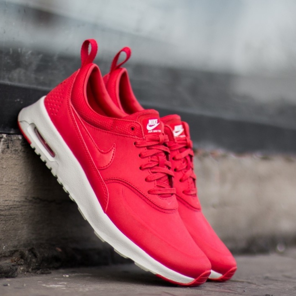 Nike air max red size 6